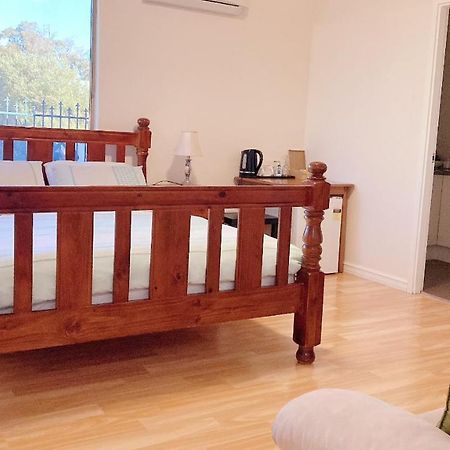 The Royal Dolphin Bed & Breakfast Safety Bay Rockingham Dış mekan fotoğraf
