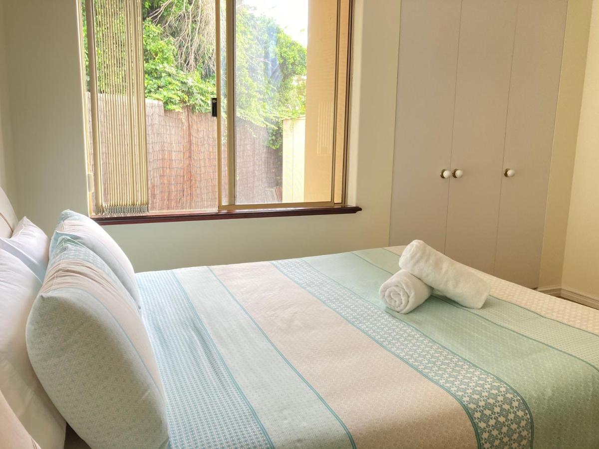 The Royal Dolphin Bed & Breakfast Safety Bay Rockingham Dış mekan fotoğraf