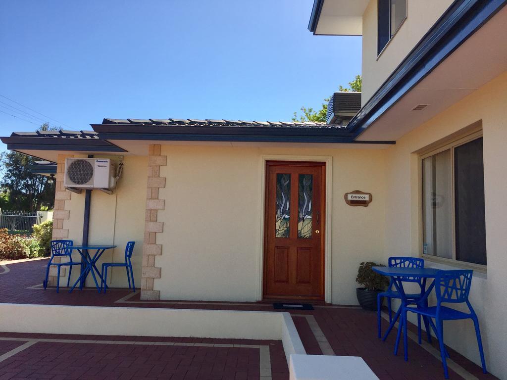 The Royal Dolphin Bed & Breakfast Safety Bay Rockingham Dış mekan fotoğraf